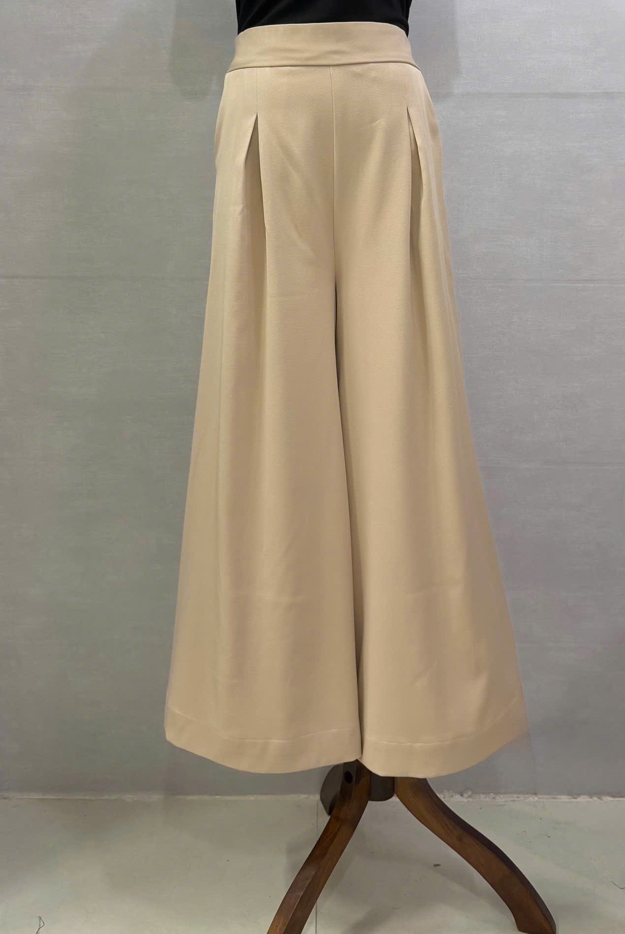 Women’s Skirt-Style Pants
