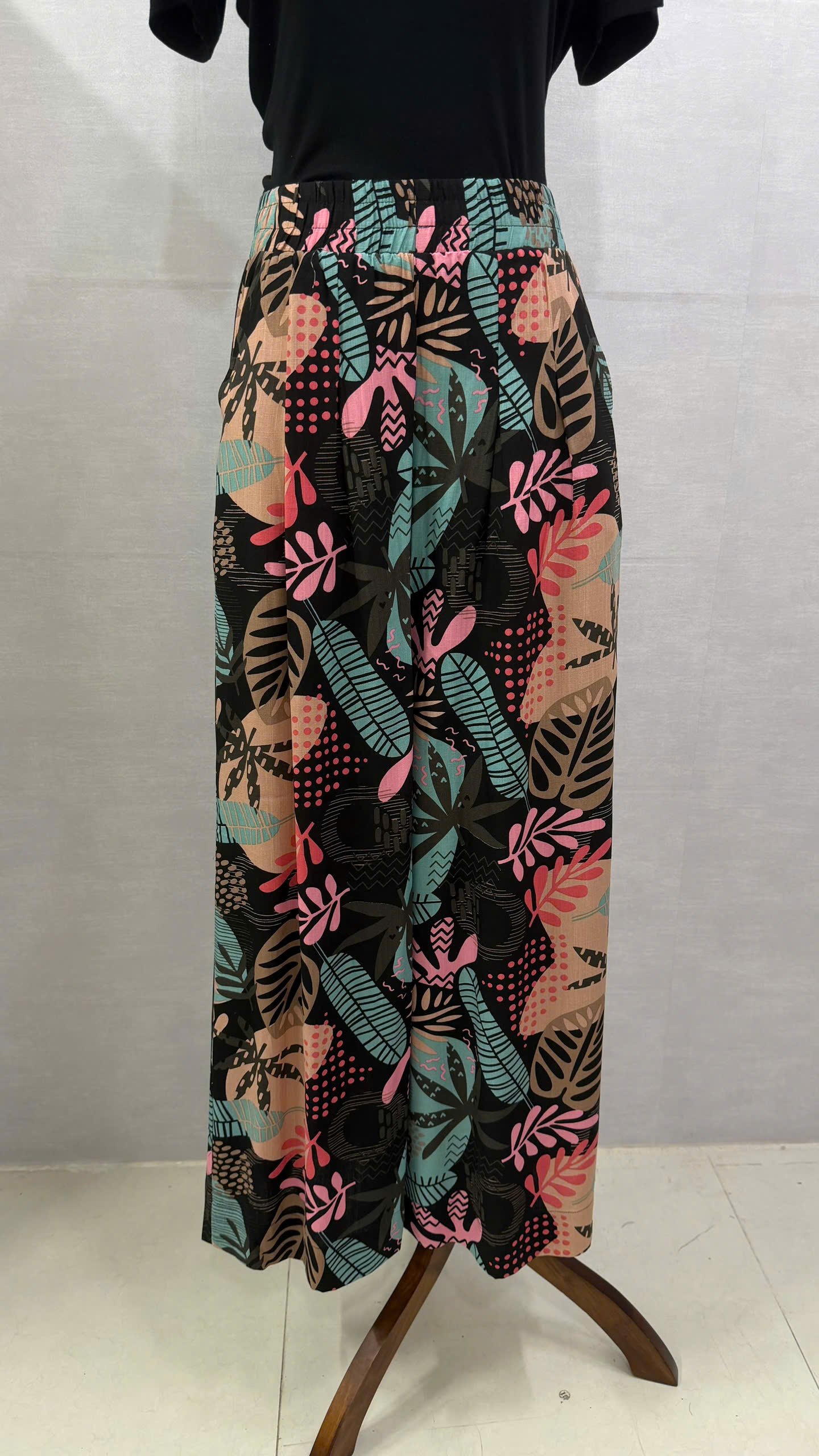 Wide-Leg Linen Pants with Floral Pattern